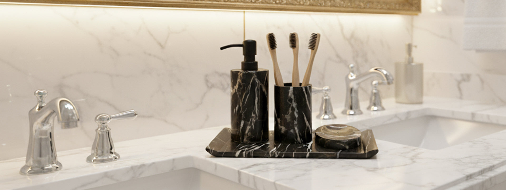 custom-slideshow-image-desktop-block_JqR8TB