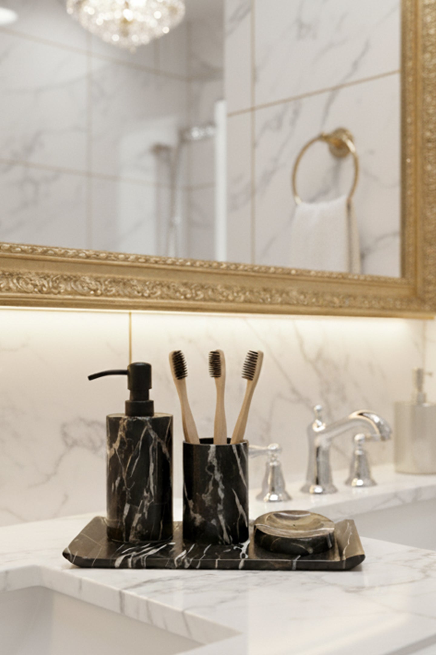 custom-slideshow-image-mobile-block_JqR8TB